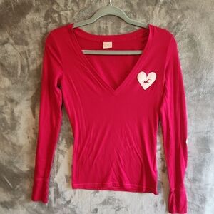Hollister Fuchsia V-Neck Long Sleeve. Size Small